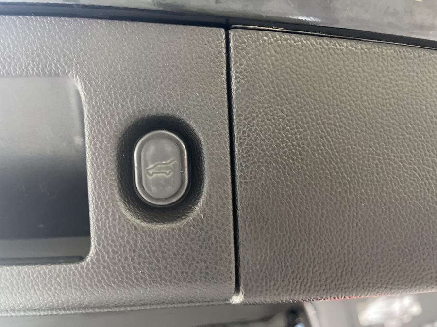 Used Cadillac Escalade 4WD 4dr Premium Luxury 2018 | Dream Car Gallery. Woodbury, New York Used Cadillac Escalade 4WD 4dr Premium Luxury 2018 | Dream Car Gallery. Woodbury, New York