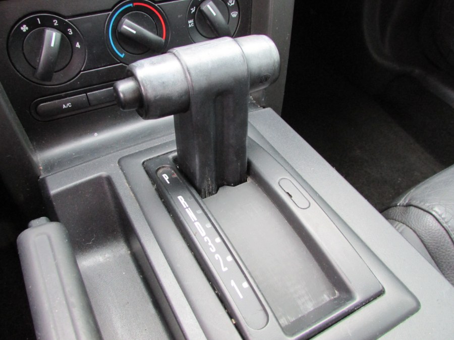 Used Ford Mustang 2dr Cpe Deluxe 2005 | United Auto Sales of E Windsor, Inc. East Windsor, Connecticut Used Ford Mustang 2dr Cpe Deluxe 2005 | United Auto Sales of E Windsor, Inc. East Windsor, Connecticut