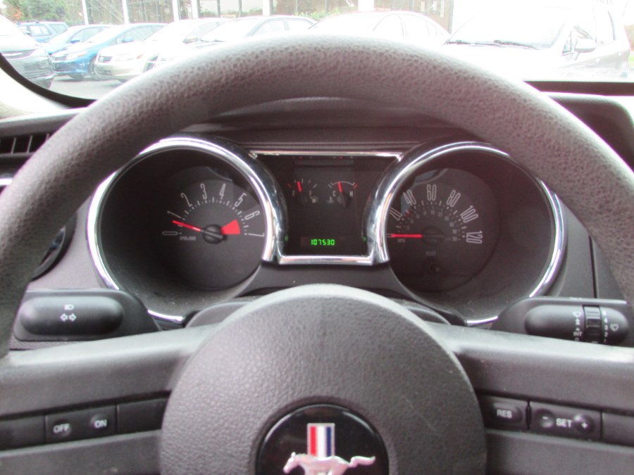 Used Ford Mustang 2dr Cpe Deluxe 2005 | United Auto Sales of E Windsor, Inc. East Windsor, Connecticut Used Ford Mustang 2dr Cpe Deluxe 2005 | United Auto Sales of E Windsor, Inc. East Windsor, Connecticut