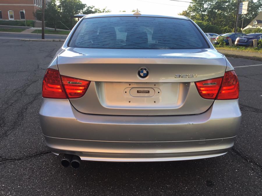 Used BMW 3 Series 4dr Sdn 328i xDrive AWD SULEV 2011 | Liberty Motors. Manchester, Connecticut Used BMW 3 Series 4dr Sdn 328i xDrive AWD SULEV 2011 | Liberty Motors. Manchester, Connecticut