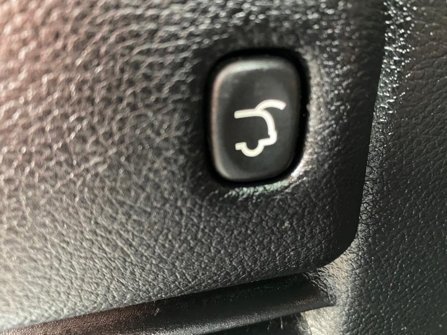 Used Jeep Grand Cherokee 4WD 4dr Overland 2012 | Lava Motors 2 Inc. Canton, Connecticut Used Jeep Grand Cherokee 4WD 4dr Overland 2012 | Lava Motors 2 Inc. Canton, Connecticut