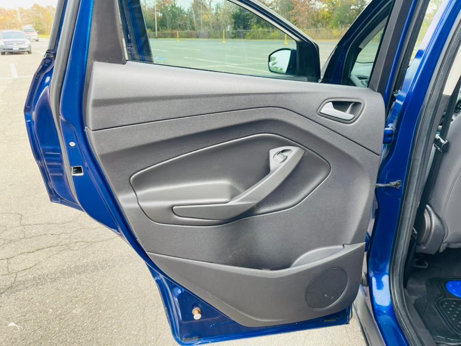 2013 Ford Escape 4WD 4dr SE, available for sale in New Britain, Connecticut | Supreme Automotive. New Britain, Connecticut 2013 Ford Escape 4WD 4dr SE, available for sale in New Britain, Connecticut | Supreme Automotive. New Britain, Connecticut