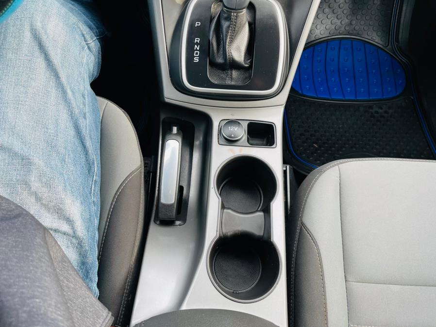2013 Ford Escape 4WD 4dr SE, available for sale in New Britain, Connecticut | Supreme Automotive. New Britain, Connecticut 2013 Ford Escape 4WD 4dr SE, available for sale in New Britain, Connecticut | Supreme Automotive. New Britain, Connecticut