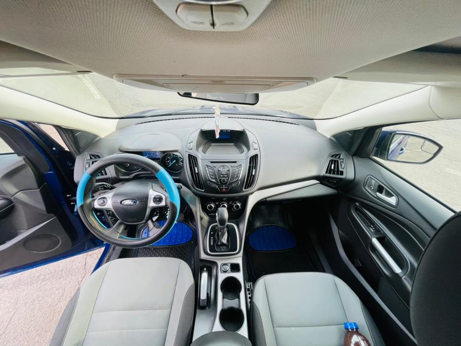 2013 Ford Escape 4WD 4dr SE, available for sale in New Britain, Connecticut | Supreme Automotive. New Britain, Connecticut 2013 Ford Escape 4WD 4dr SE, available for sale in New Britain, Connecticut | Supreme Automotive. New Britain, Connecticut