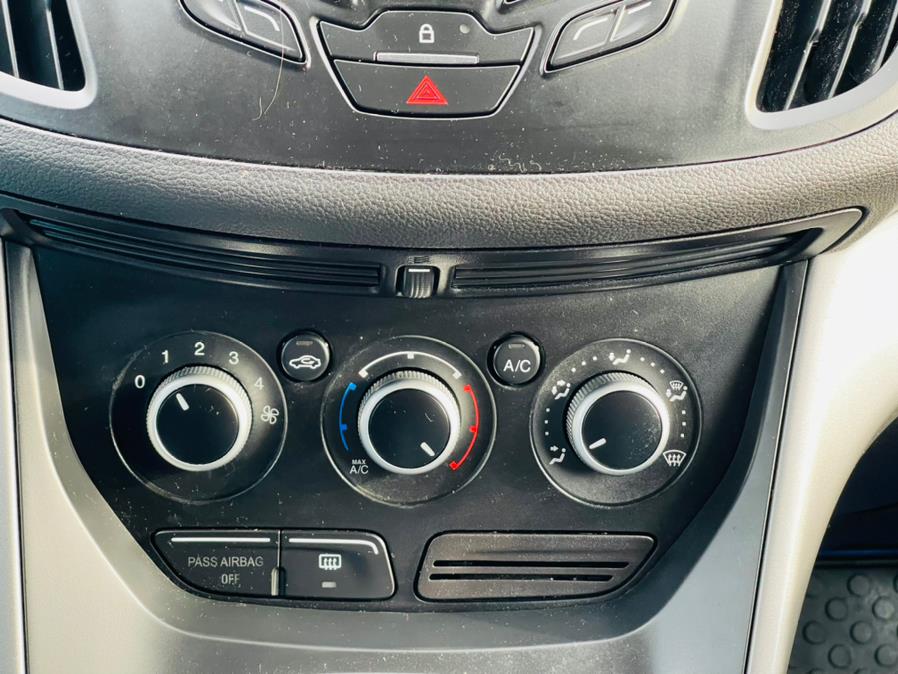 2013 Ford Escape 4WD 4dr SE, available for sale in New Britain, Connecticut | Supreme Automotive. New Britain, Connecticut 2013 Ford Escape 4WD 4dr SE, available for sale in New Britain, Connecticut | Supreme Automotive. New Britain, Connecticut