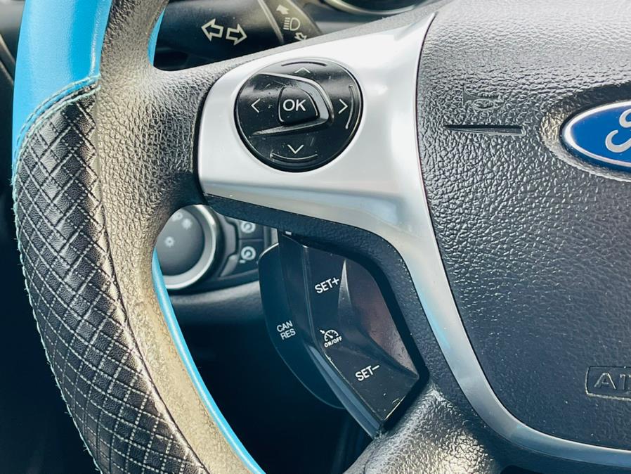 2013 Ford Escape 4WD 4dr SE, available for sale in New Britain, Connecticut | Supreme Automotive. New Britain, Connecticut 2013 Ford Escape 4WD 4dr SE, available for sale in New Britain, Connecticut | Supreme Automotive. New Britain, Connecticut