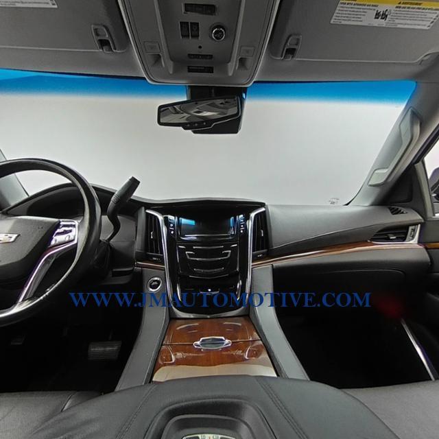 Used Cadillac Escalade 4WD 4dr Luxury 2015 | J&M Automotive Sls&Svc LLC. Naugatuck, Connecticut Used Cadillac Escalade 4WD 4dr Luxury 2015 | J&M Automotive Sls&Svc LLC. Naugatuck, Connecticut