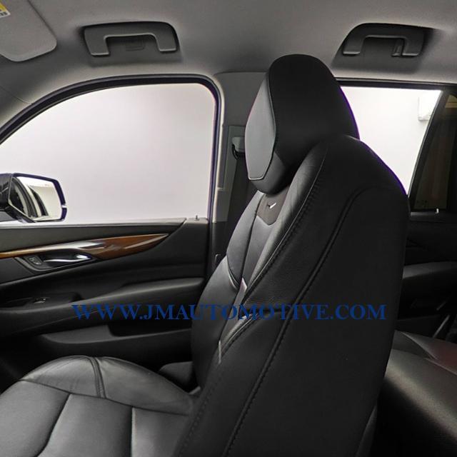 Used Cadillac Escalade 4WD 4dr Luxury 2015 | J&M Automotive Sls&Svc LLC. Naugatuck, Connecticut Used Cadillac Escalade 4WD 4dr Luxury 2015 | J&M Automotive Sls&Svc LLC. Naugatuck, Connecticut