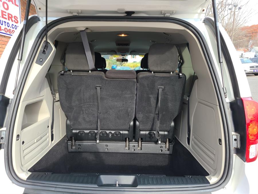 Used Dodge Grand Caravan 4dr Wgn SXT 2015 | National Auto Brokers, Inc.. Waterbury, Connecticut Used Dodge Grand Caravan 4dr Wgn SXT 2015 | National Auto Brokers, Inc.. Waterbury, Connecticut