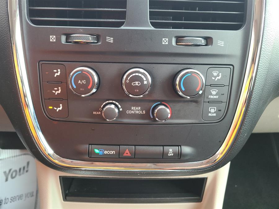 Used Dodge Grand Caravan 4dr Wgn SXT 2015 | National Auto Brokers, Inc.. Waterbury, Connecticut Used Dodge Grand Caravan 4dr Wgn SXT 2015 | National Auto Brokers, Inc.. Waterbury, Connecticut