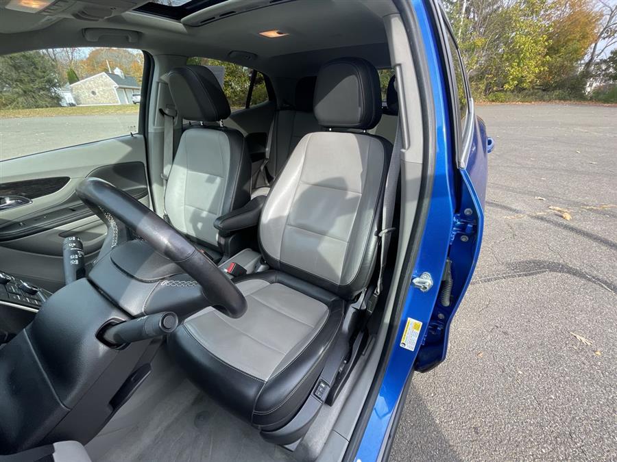 Used Buick Encore AWD 4dr Leather 2015 | Wiz Leasing Inc. Stratford, Connecticut Used Buick Encore AWD 4dr Leather 2015 | Wiz Leasing Inc. Stratford, Connecticut
