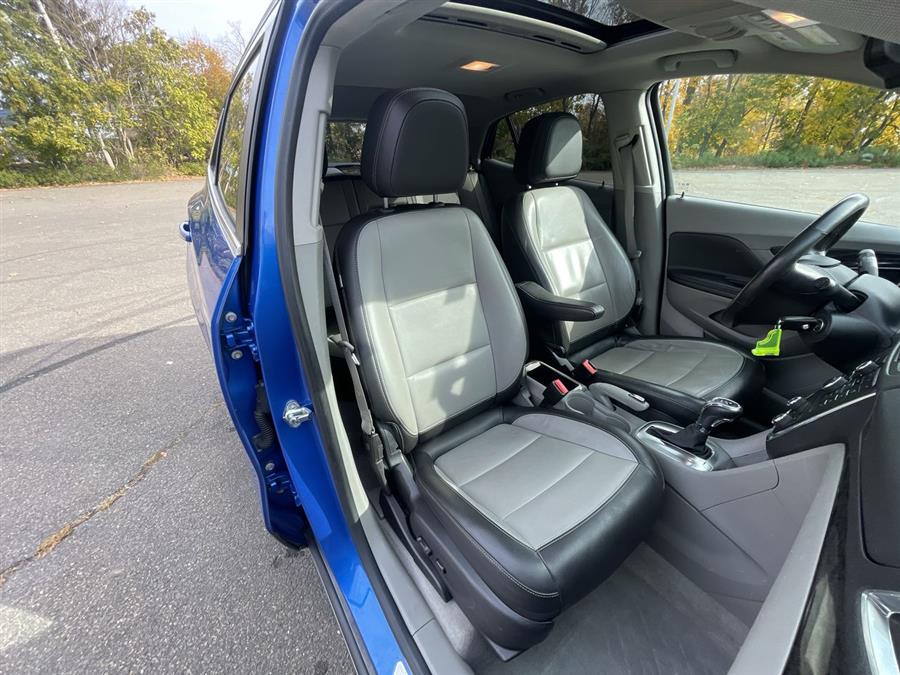 Used Buick Encore AWD 4dr Leather 2015 | Wiz Leasing Inc. Stratford, Connecticut Used Buick Encore AWD 4dr Leather 2015 | Wiz Leasing Inc. Stratford, Connecticut