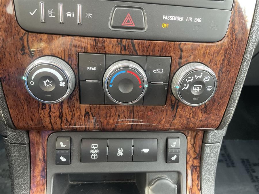 Used Chevrolet Traverse AWD 4dr LT w/1LT 2014 | Wiz Leasing Inc. Stratford, Connecticut Used Chevrolet Traverse AWD 4dr LT w/1LT 2014 | Wiz Leasing Inc. Stratford, Connecticut