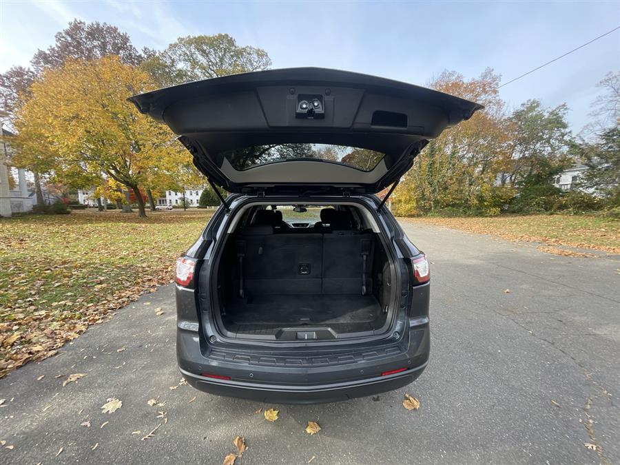 Used Chevrolet Traverse AWD 4dr LT w/1LT 2014 | Wiz Leasing Inc. Stratford, Connecticut Used Chevrolet Traverse AWD 4dr LT w/1LT 2014 | Wiz Leasing Inc. Stratford, Connecticut
