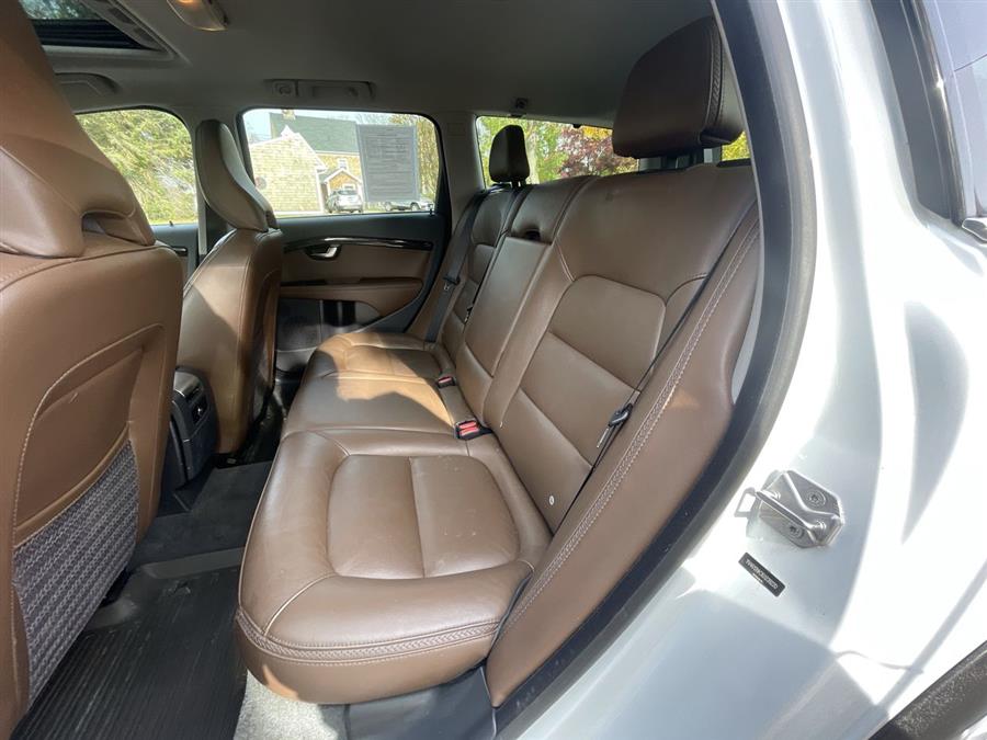 Used Volvo XC70 AWD 4dr Wgn T5 Premier 2016 | Wiz Leasing Inc. Stratford, Connecticut Used Volvo XC70 AWD 4dr Wgn T5 Premier 2016 | Wiz Leasing Inc. Stratford, Connecticut