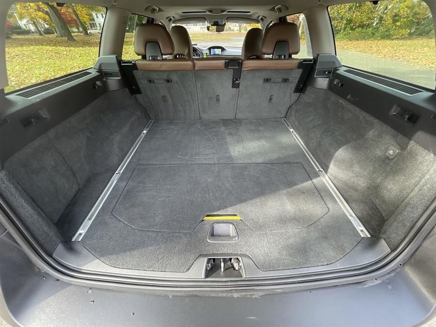 Used Volvo XC70 AWD 4dr Wgn T5 Premier 2016 | Wiz Leasing Inc. Stratford, Connecticut Used Volvo XC70 AWD 4dr Wgn T5 Premier 2016 | Wiz Leasing Inc. Stratford, Connecticut