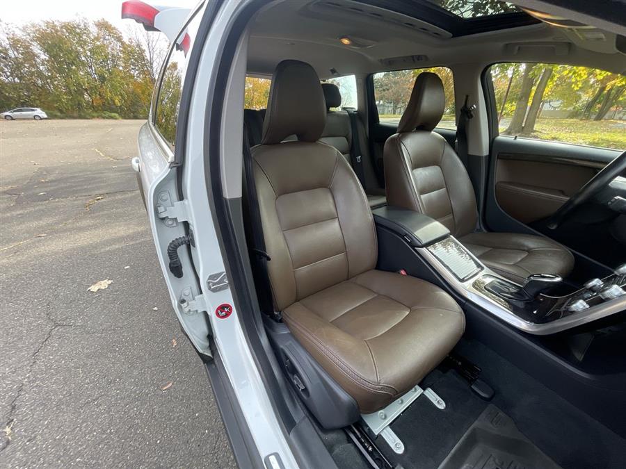 Used Volvo XC70 AWD 4dr Wgn T5 Premier 2016 | Wiz Leasing Inc. Stratford, Connecticut Used Volvo XC70 AWD 4dr Wgn T5 Premier 2016 | Wiz Leasing Inc. Stratford, Connecticut