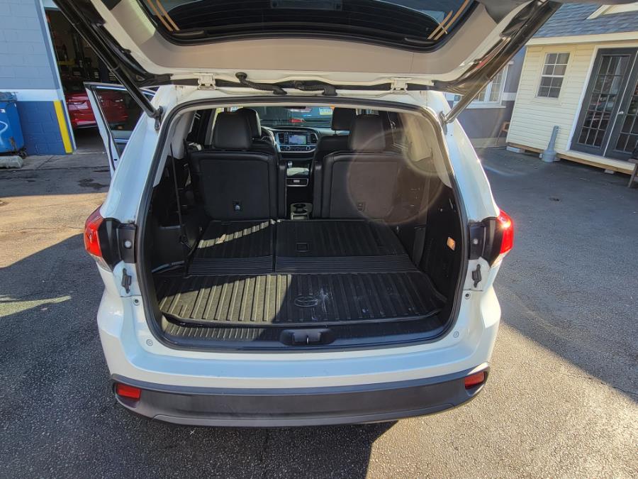 Used Toyota Highlander SE V6 AWD (Natl) 2018 | Eugen's Auto Sales & Repairs. Philadelphia, Pennsylvania Used Toyota Highlander SE V6 AWD (Natl) 2018 | Eugen's Auto Sales & Repairs. Philadelphia, Pennsylvania