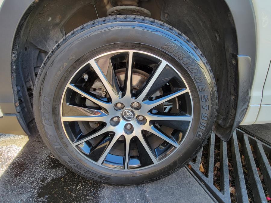Used Toyota Highlander SE V6 AWD (Natl) 2018 | Eugen's Auto Sales & Repairs. Philadelphia, Pennsylvania Used Toyota Highlander SE V6 AWD (Natl) 2018 | Eugen's Auto Sales & Repairs. Philadelphia, Pennsylvania