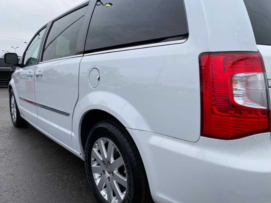 Used Chrysler Town & Country 4dr Wgn Touring 2014 | Marsh Auto Sales LLC. Ortonville, Michigan Used Chrysler Town & Country 4dr Wgn Touring 2014 | Marsh Auto Sales LLC. Ortonville, Michigan