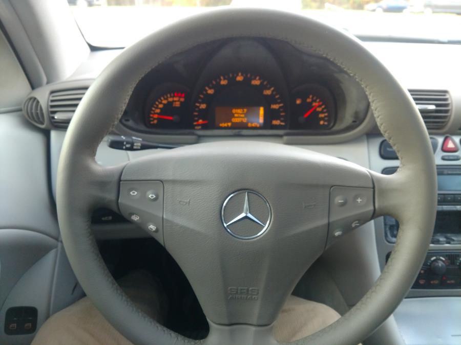 Used Mercedes-Benz C-Class 2dr Sport Cpe 1.8L 2004 | Alpine Motors Inc. Wantagh, New York Used Mercedes-Benz C-Class 2dr Sport Cpe 1.8L 2004 | Alpine Motors Inc. Wantagh, New York