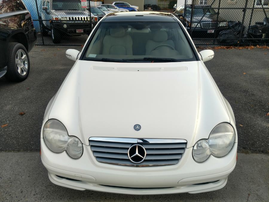 Used Mercedes-Benz C-Class 2dr Sport Cpe 1.8L 2004 | Alpine Motors Inc. Wantagh, New York Used Mercedes-Benz C-Class 2dr Sport Cpe 1.8L 2004 | Alpine Motors Inc. Wantagh, New York
