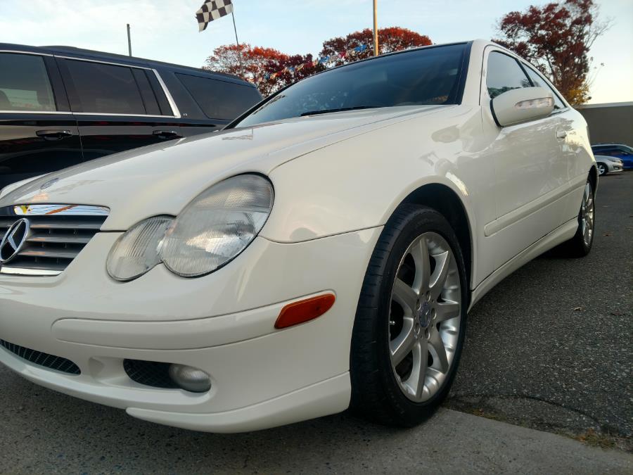 Used Mercedes-Benz C-Class 2dr Sport Cpe 1.8L 2004 | Alpine Motors Inc. Wantagh, New York Used Mercedes-Benz C-Class 2dr Sport Cpe 1.8L 2004 | Alpine Motors Inc. Wantagh, New York