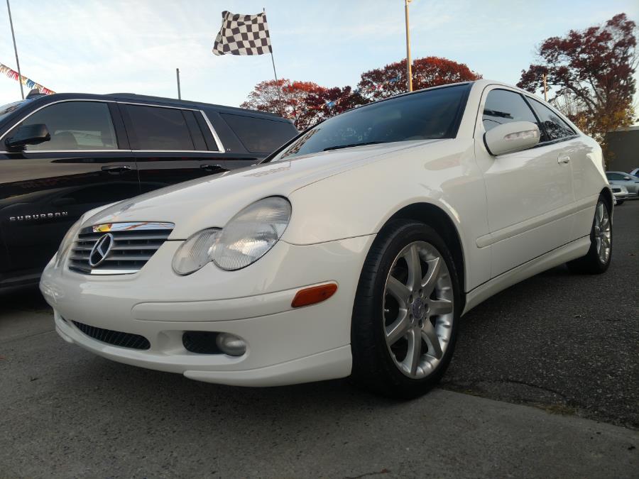 Used Mercedes-Benz C-Class 2dr Sport Cpe 1.8L 2004 | Alpine Motors Inc. Wantagh, New York Used Mercedes-Benz C-Class 2dr Sport Cpe 1.8L 2004 | Alpine Motors Inc. Wantagh, New York