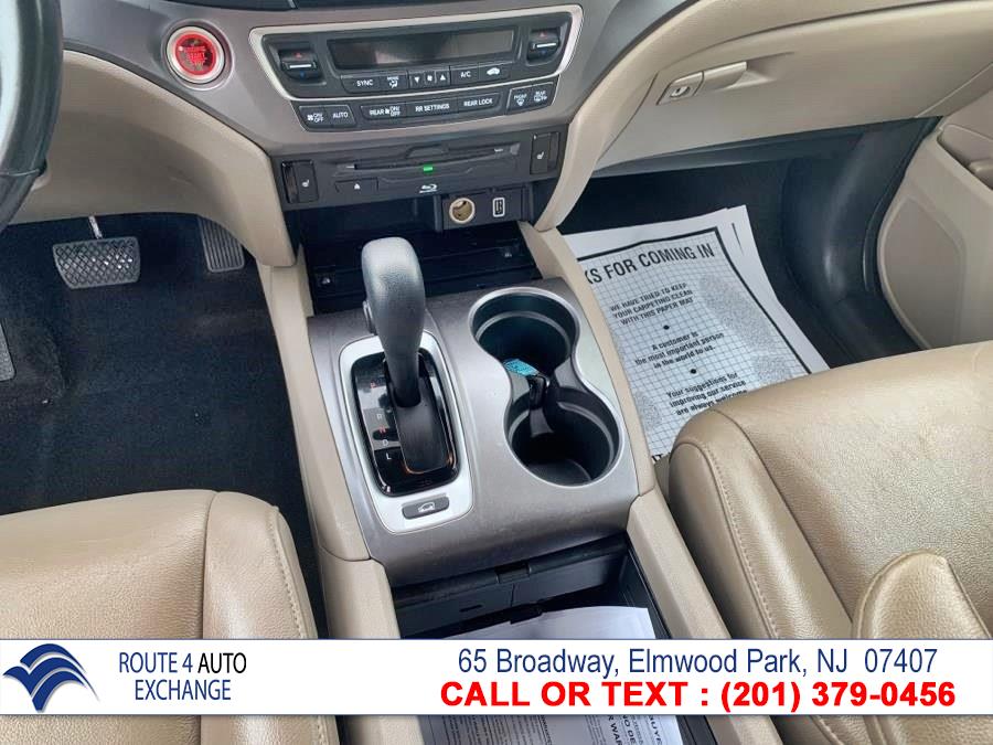 Used Honda Pilot EX-L w/Navi & RES AWD 2019 | Route 4 Auto Exchange. Elmwood Park, New Jersey Used Honda Pilot EX-L w/Navi & RES AWD 2019 | Route 4 Auto Exchange. Elmwood Park, New Jersey