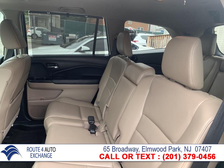 Used Honda Pilot EX-L w/Navi & RES AWD 2019 | Route 4 Auto Exchange. Elmwood Park, New Jersey Used Honda Pilot EX-L w/Navi & RES AWD 2019 | Route 4 Auto Exchange. Elmwood Park, New Jersey
