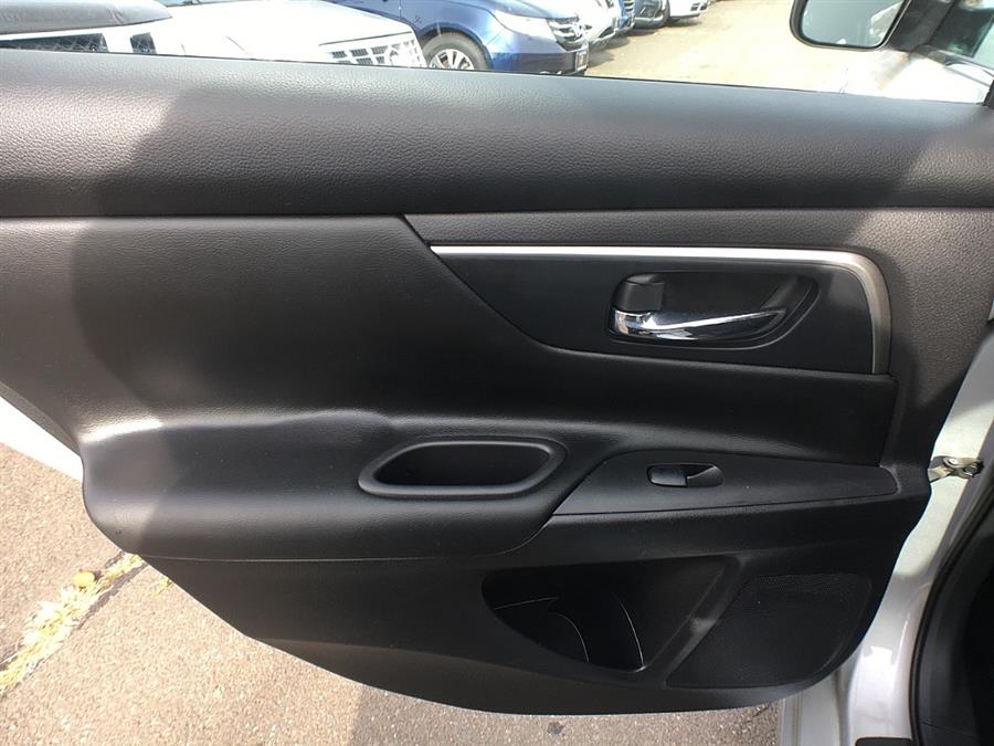 Used Nissan Altima 4dr Sdn I4 2.5 S 2015 | Smart Buy Auto Sales, LLC. Wallingford, Connecticut Used Nissan Altima 4dr Sdn I4 2.5 S 2015 | Smart Buy Auto Sales, LLC. Wallingford, Connecticut