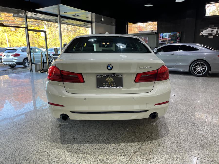 Used BMW 5 Series 530e xDrive iPerformance Plug-In Hybrid 2018 | Dream Car Gallery. Woodbury, New York Used BMW 5 Series 530e xDrive iPerformance Plug-In Hybrid 2018 | Dream Car Gallery. Woodbury, New York