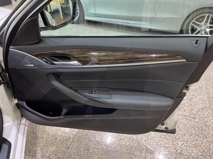 Used BMW 5 Series 530e xDrive iPerformance Plug-In Hybrid 2018 | Dream Car Gallery. Woodbury, New York Used BMW 5 Series 530e xDrive iPerformance Plug-In Hybrid 2018 | Dream Car Gallery. Woodbury, New York