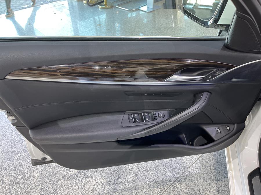 Used BMW 5 Series 530e xDrive iPerformance Plug-In Hybrid 2018 | Dream Car Gallery. Woodbury, New York Used BMW 5 Series 530e xDrive iPerformance Plug-In Hybrid 2018 | Dream Car Gallery. Woodbury, New York
