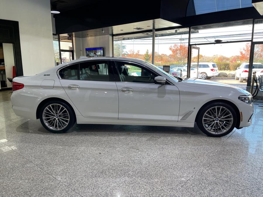 Used BMW 5 Series 530e xDrive iPerformance Plug-In Hybrid 2018 | Dream Car Gallery. Woodbury, New York Used BMW 5 Series 530e xDrive iPerformance Plug-In Hybrid 2018 | Dream Car Gallery. Woodbury, New York