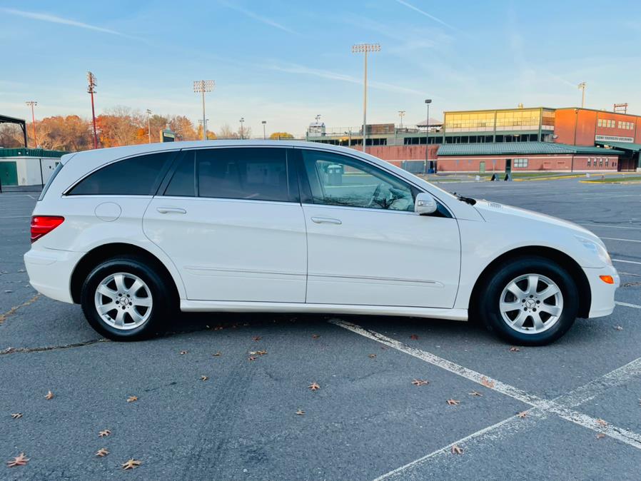 Used Mercedes-Benz R-Class 4MATIC 4dr 3.5L 2007 | Supreme Automotive. New Britain, Connecticut Used Mercedes-Benz R-Class 4MATIC 4dr 3.5L 2007 | Supreme Automotive. New Britain, Connecticut
