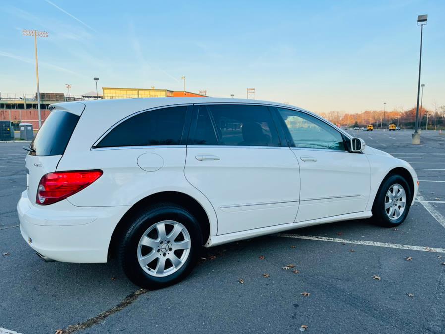 Used Mercedes-Benz R-Class 4MATIC 4dr 3.5L 2007 | Supreme Automotive. New Britain, Connecticut Used Mercedes-Benz R-Class 4MATIC 4dr 3.5L 2007 | Supreme Automotive. New Britain, Connecticut