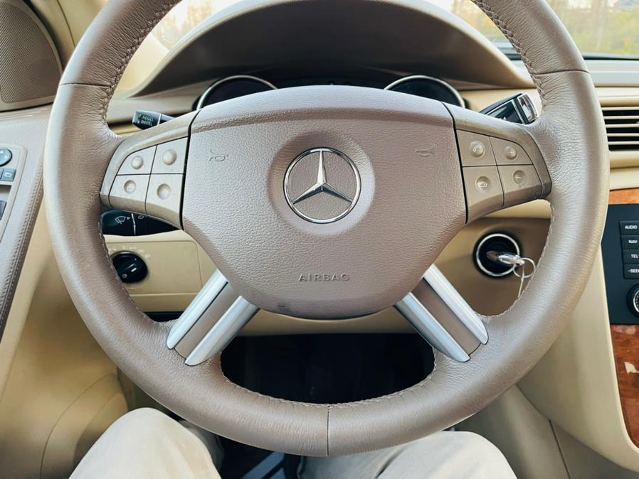 Used Mercedes-Benz R-Class 4MATIC 4dr 3.5L 2007 | Supreme Automotive. New Britain, Connecticut Used Mercedes-Benz R-Class 4MATIC 4dr 3.5L 2007 | Supreme Automotive. New Britain, Connecticut