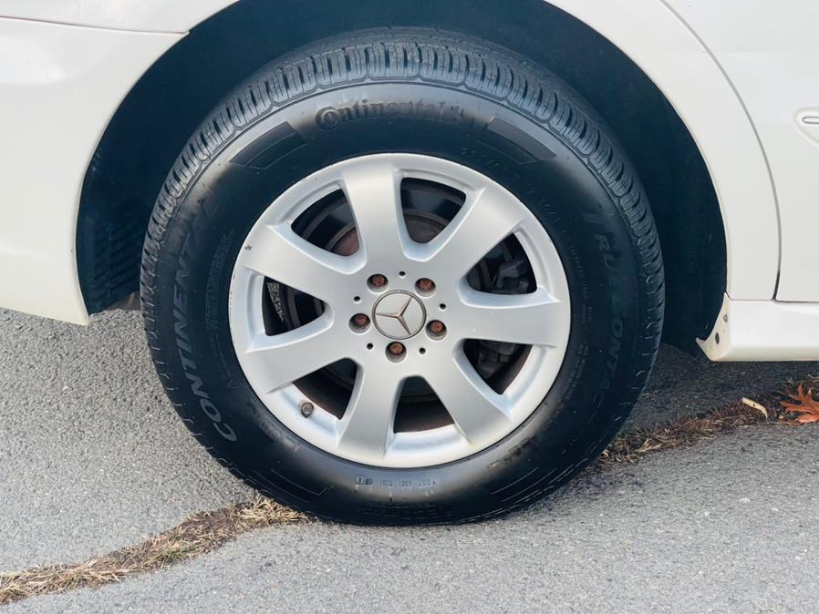 Used Mercedes-Benz R-Class 4MATIC 4dr 3.5L 2007 | Supreme Automotive. New Britain, Connecticut Used Mercedes-Benz R-Class 4MATIC 4dr 3.5L 2007 | Supreme Automotive. New Britain, Connecticut