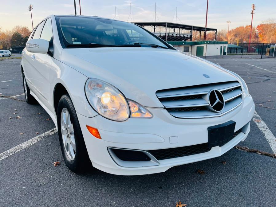 Used Mercedes-Benz R-Class 4MATIC 4dr 3.5L 2007 | Supreme Automotive. New Britain, Connecticut Used Mercedes-Benz R-Class 4MATIC 4dr 3.5L 2007 | Supreme Automotive. New Britain, Connecticut