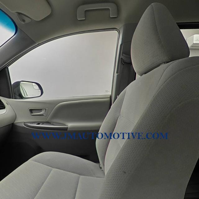 2015 Toyota Sienna 5dr 7-Pass Van LE AWD, available for sale in Naugatuck, Connecticut | J&M Automotive Sls&Svc LLC. Naugatuck, Connecticut 2015 Toyota Sienna 5dr 7-Pass Van LE AWD, available for sale in Naugatuck, Connecticut | J&M Automotive Sls&Svc LLC. Naugatuck, Connecticut