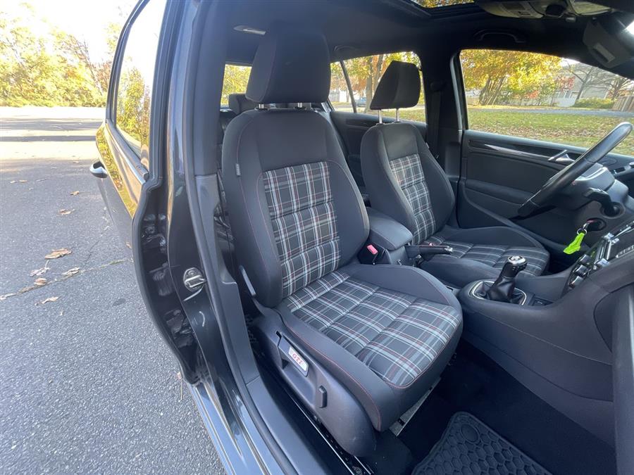 Used Volkswagen GTI 4dr HB Man w/Conv & Sunroof PZEV 2012 | Wiz Leasing Inc. Stratford, Connecticut Used Volkswagen GTI 4dr HB Man w/Conv & Sunroof PZEV 2012 | Wiz Leasing Inc. Stratford, Connecticut
