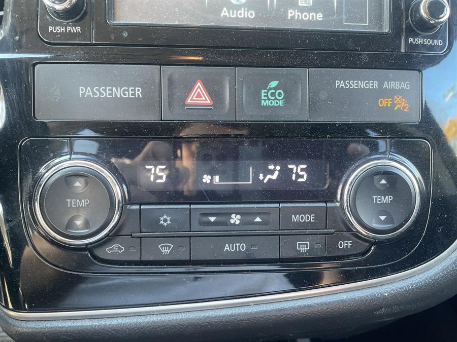 Used Mitsubishi Outlander AWC 4dr SE 2016 | Wiz Leasing Inc. Stratford, Connecticut Used Mitsubishi Outlander AWC 4dr SE 2016 | Wiz Leasing Inc. Stratford, Connecticut