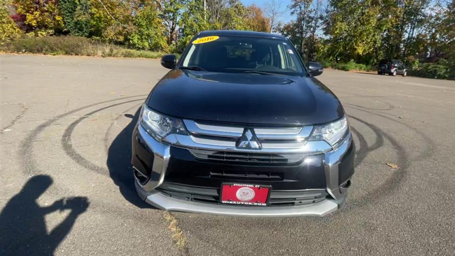 Used Mitsubishi Outlander AWC 4dr SE 2016 | Wiz Leasing Inc. Stratford, Connecticut Used Mitsubishi Outlander AWC 4dr SE 2016 | Wiz Leasing Inc. Stratford, Connecticut
