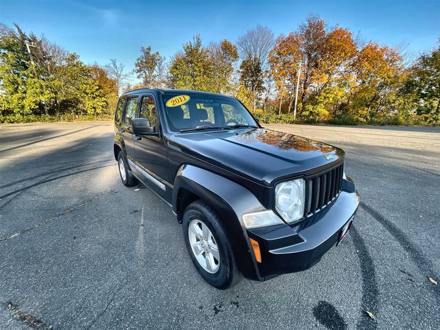 2011 Jeep Liberty 4WD 4dr Sport, available for sale in Stratford, Connecticut | Wiz Leasing Inc. Stratford, Connecticut