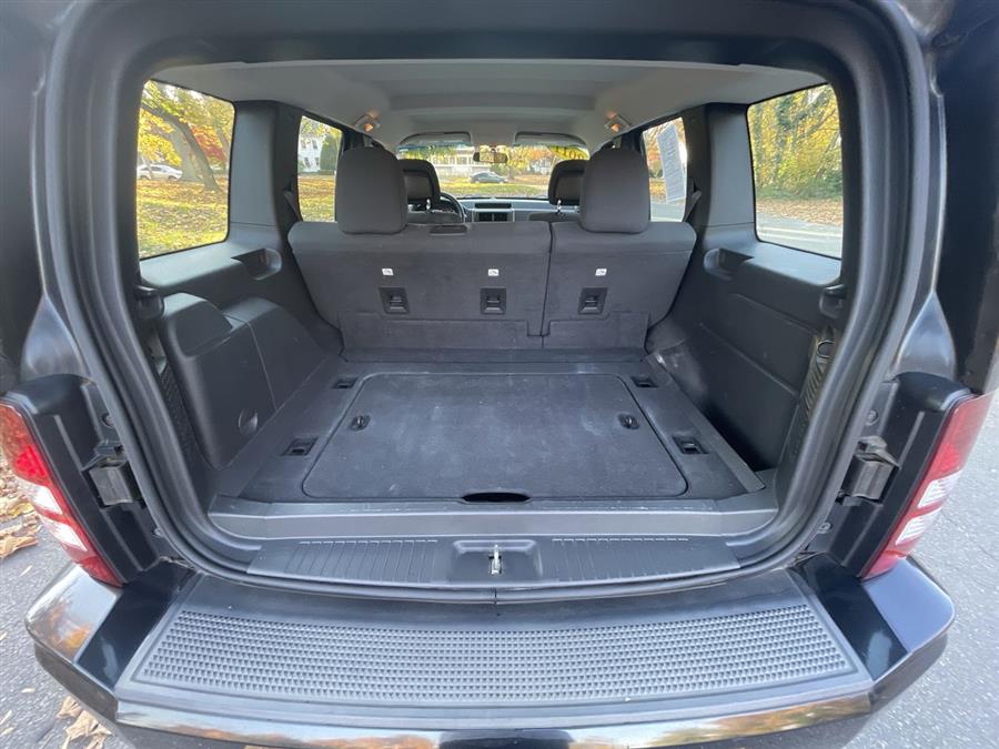 2011 Jeep Liberty 4WD 4dr Sport, available for sale in Stratford, Connecticut | Wiz Leasing Inc. Stratford, Connecticut 2011 Jeep Liberty 4WD 4dr Sport, available for sale in Stratford, Connecticut | Wiz Leasing Inc. Stratford, Connecticut