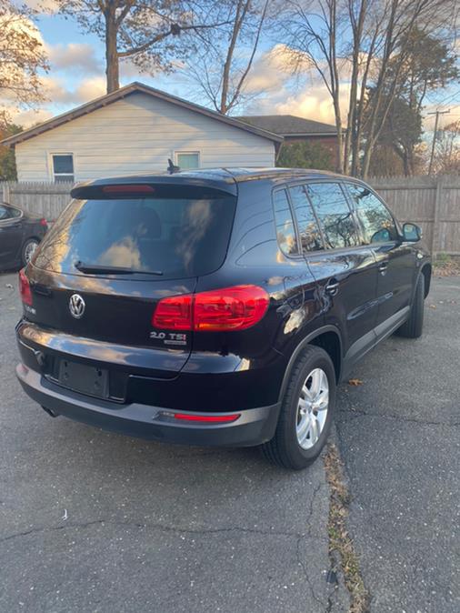 Used Volkswagen Tiguan 4WD 4dr Auto SE w/Sunroof & Nav 2013 | Malkoon Motors. Agawam, Massachusetts Used Volkswagen Tiguan 4WD 4dr Auto SE w/Sunroof & Nav 2013 | Malkoon Motors. Agawam, Massachusetts