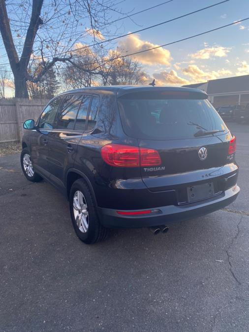 Used Volkswagen Tiguan 4WD 4dr Auto SE w/Sunroof & Nav 2013 | Malkoon Motors. Agawam, Massachusetts Used Volkswagen Tiguan 4WD 4dr Auto SE w/Sunroof & Nav 2013 | Malkoon Motors. Agawam, Massachusetts