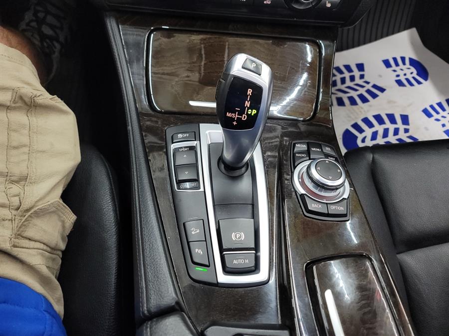 2013 BMW 5 Series 4dr Sdn 528i xDrive AWD, available for sale in West Haven, Connecticut | Auto Fair Inc.. West Haven, Connecticut 2013 BMW 5 Series 4dr Sdn 528i xDrive AWD, available for sale in West Haven, Connecticut | Auto Fair Inc.. West Haven, Connecticut