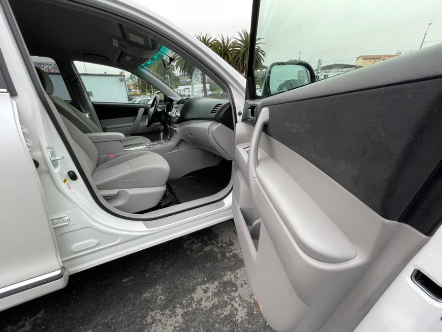 Used Toyota Highlander Hybrid 4WD 2012 | Green Light Auto Wholesale. Daly City, California Used Toyota Highlander Hybrid 4WD 2012 | Green Light Auto Wholesale. Daly City, California